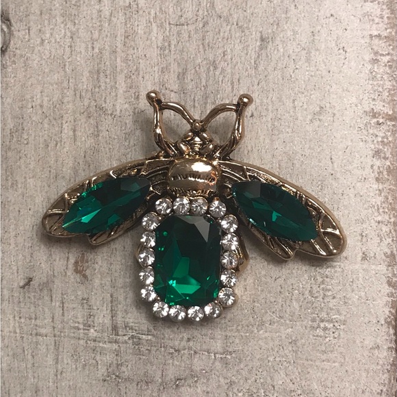 un signed Jewelry - Green Bee Brooch Pin